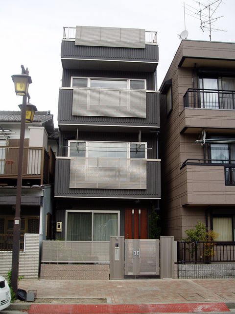 狭小住宅　屋上付きの３階建 画像